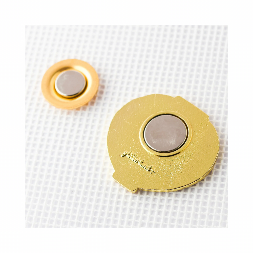 Pink Compact Needle Minder